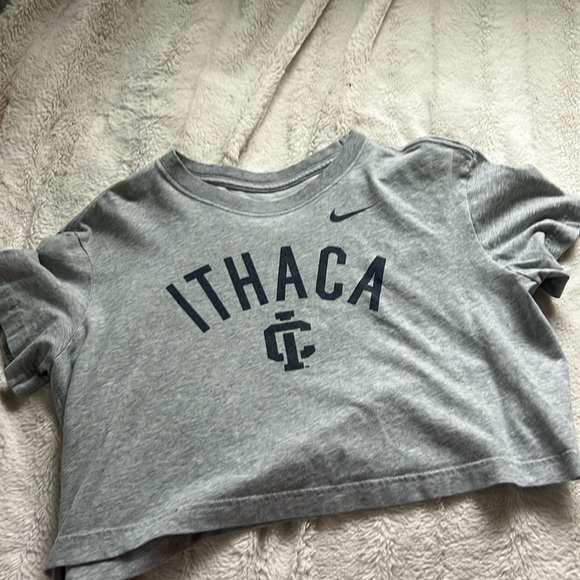 Nike Tops - ITHACA COLLEGE NIKE CROPPED TEE